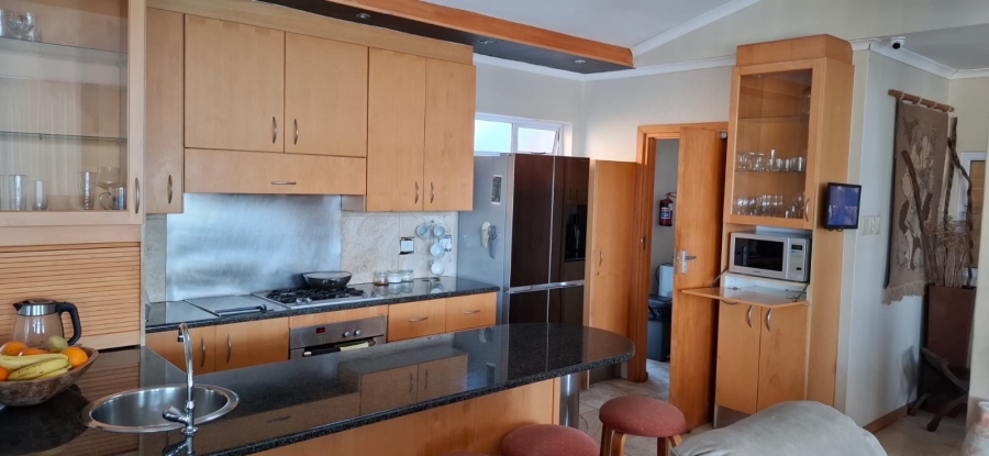 7 Bedroom Property for Sale in Bonza Bay Eastern Cape